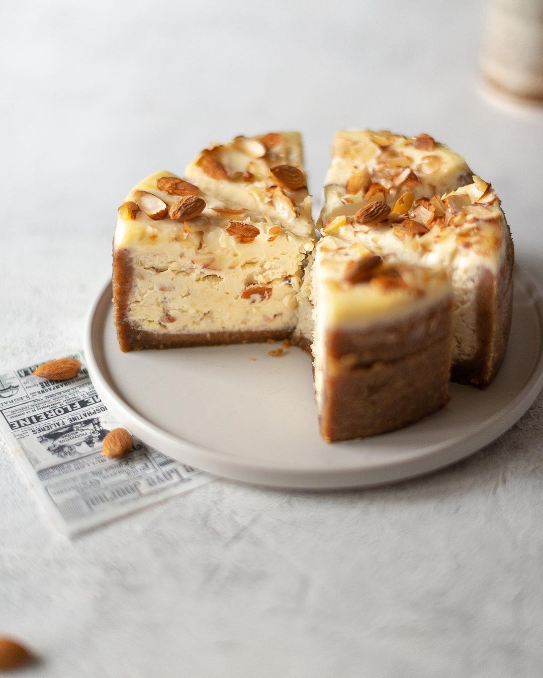 ALMOND CHEESECAKE WITH SOUR CREAM FILLING