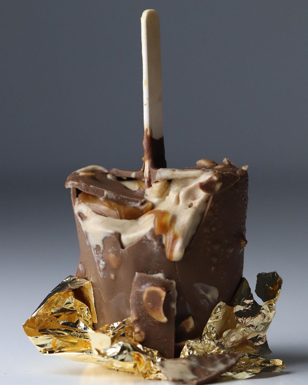 Hazelnut ice cream with chocolate