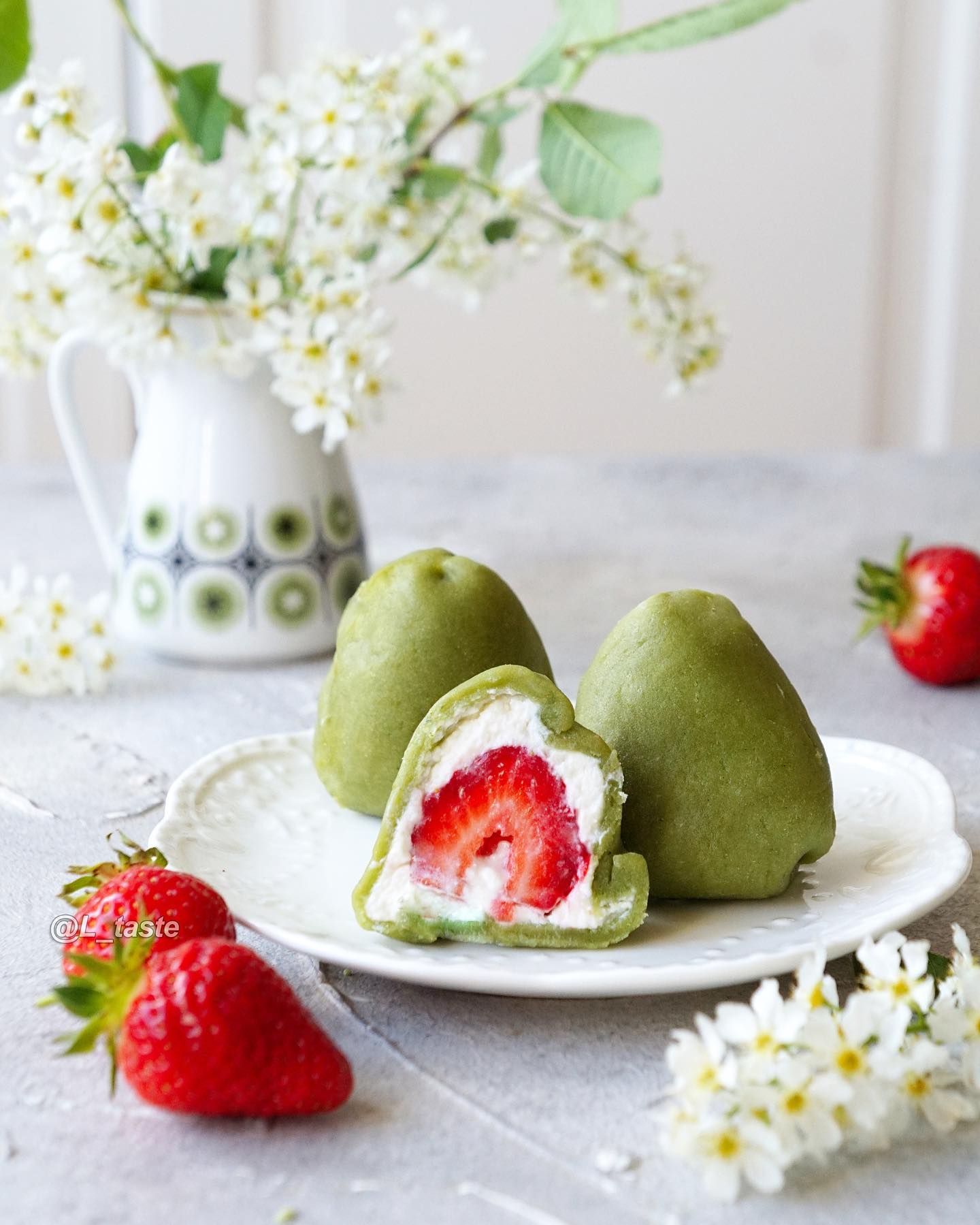 Mochi with strawberries
